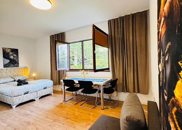 8br Apt, With Garden & Tarrace, Sleeps 17 Apartment