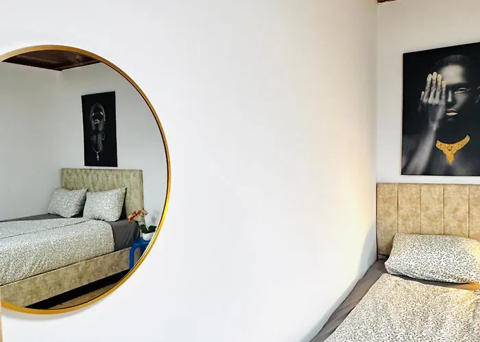 8br Apt, With Garden & Tarrace, Sleeps 17 Apartment