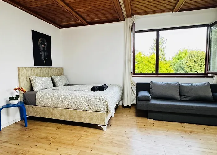8br Apt, With Garden & Tarrace, Sleeps 17 Vienna