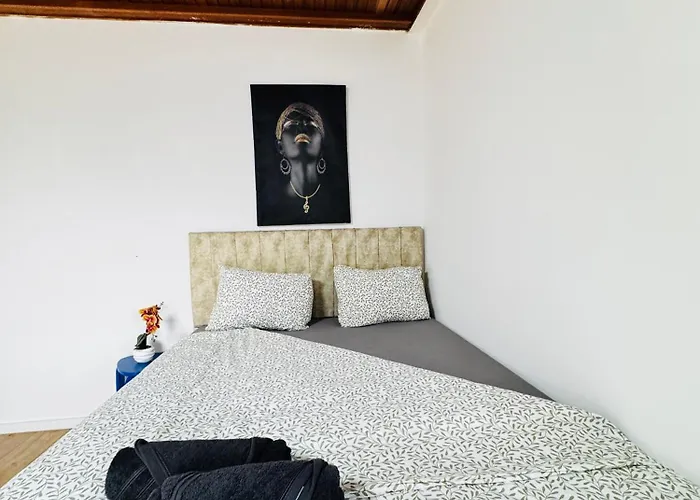8br Apt, With Garden & Tarrace, Sleeps 17 * Vienna