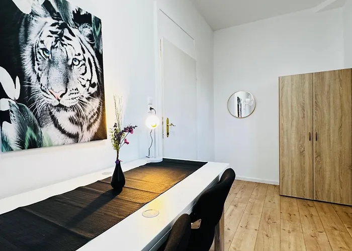 8br Apt, With Garden & Tarrace, Sleeps 17 Apartment *