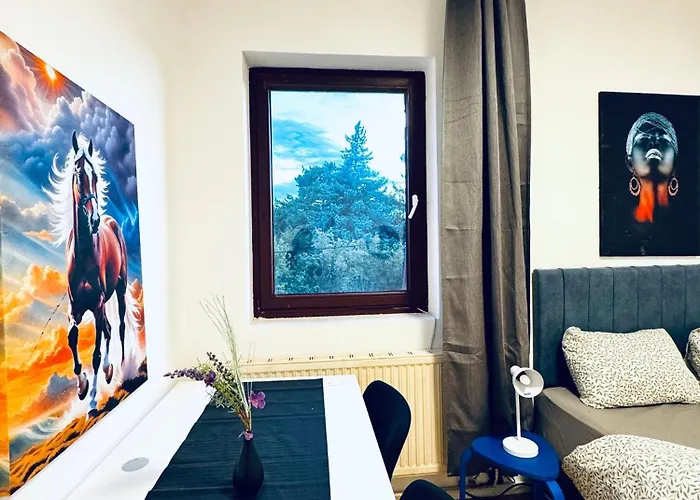 8br Apt, With Garden & Tarrace, Sleeps 17