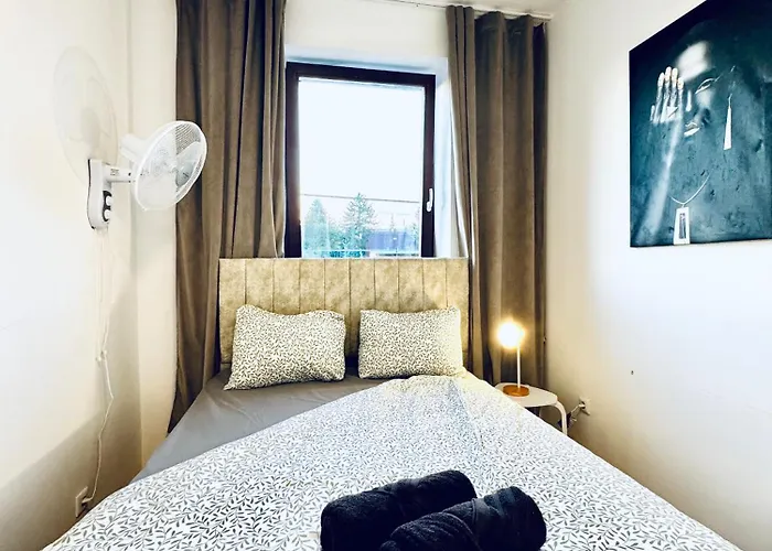 Apartment 8br Apt, With Garden & Tarrace, Sleeps 17 Vienna