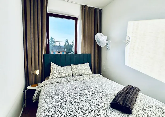 Apartment 8br Apt, With Garden & Tarrace, Sleeps 17 Vienna