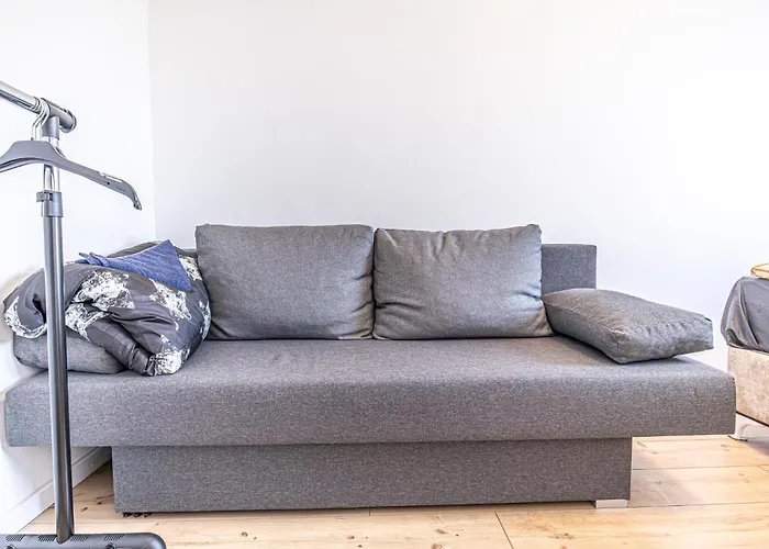 8br Apt, With Garden & Tarrace, Sleeps 17 Apartment